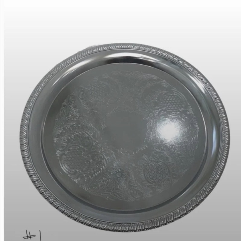 SET OF 2 VINTAGE SILVERPLATE DECORATIVE TRAYS
